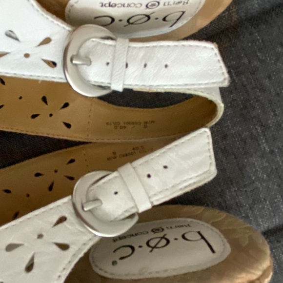 B.O.C. White Flower Cut Out Leather Cork Casual Summer Sandal- Sz-9 - Picture 3 of 16